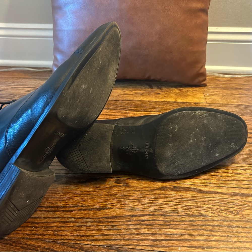 Cole Haan size 11. Classic cap toe Black Leather Men's Dress Shoes - Picture 3 of 5